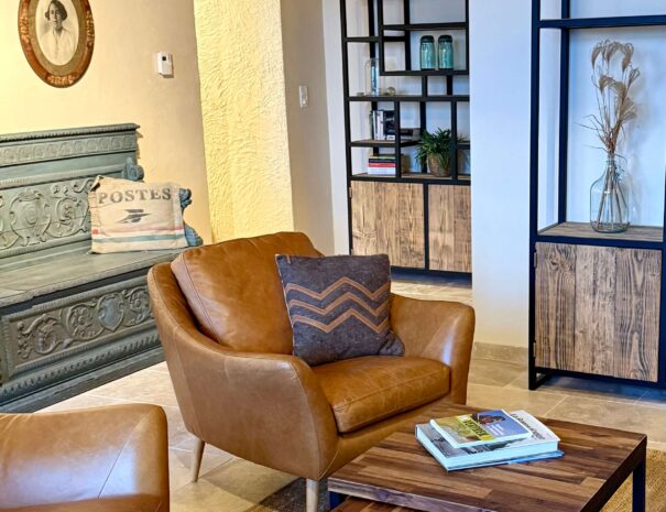 Image showing cosy living room in Gite Malepere "Bas" at Domaine de la Bade, a holiday rental in South France, for couples and families seeking a comfortable and peaceful place to stay.